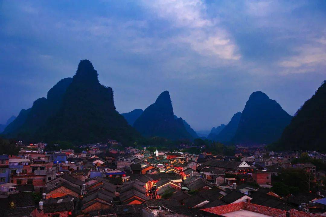 广西风情，人间烟火中的自然瑰宝🌟🌿🍲